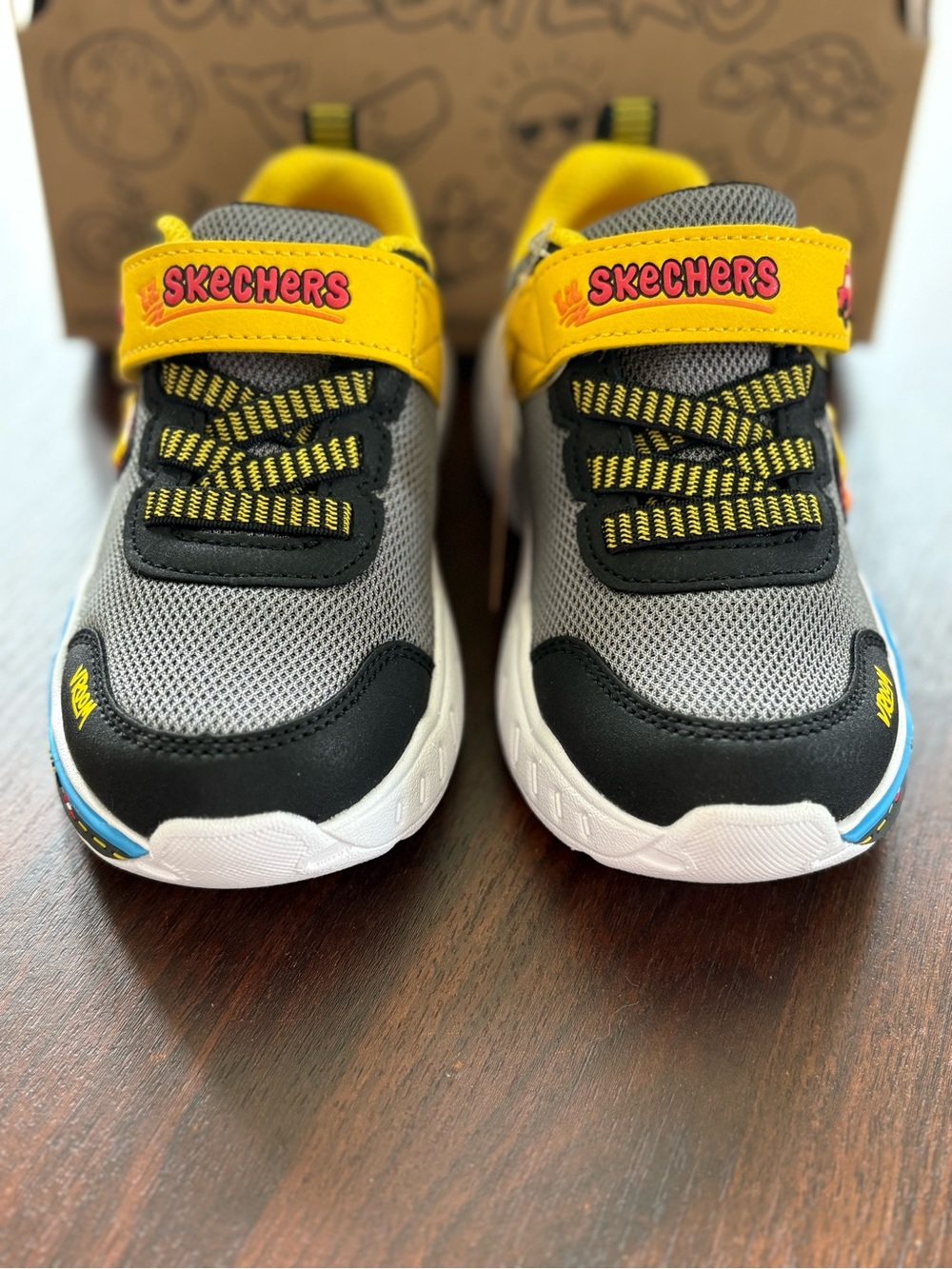 NEW Skechers Kids Vroom Sneakers Size 9 - Picture 2 of 4